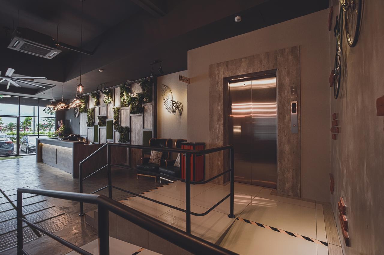 V3 Hotel & Residence Seri Alam Pasir Gudang Exterior photo